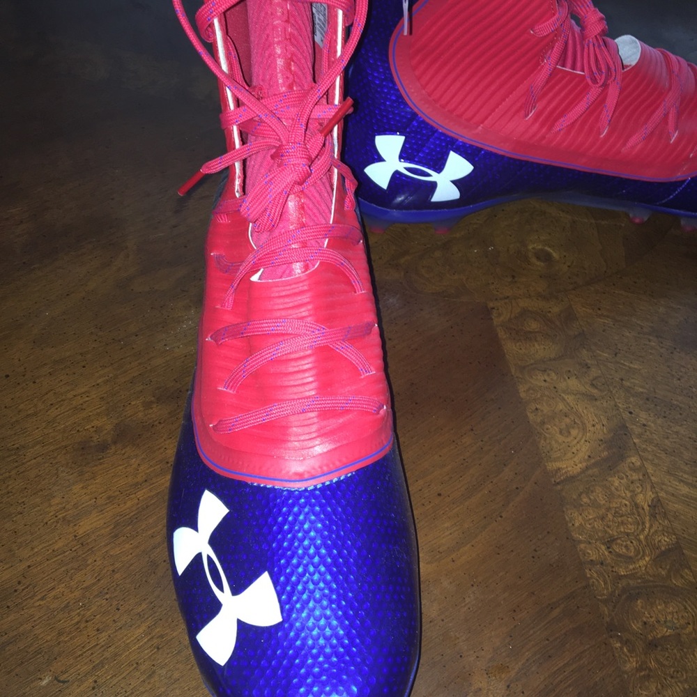 Under Armour Cleats - Picture 3 of 4
